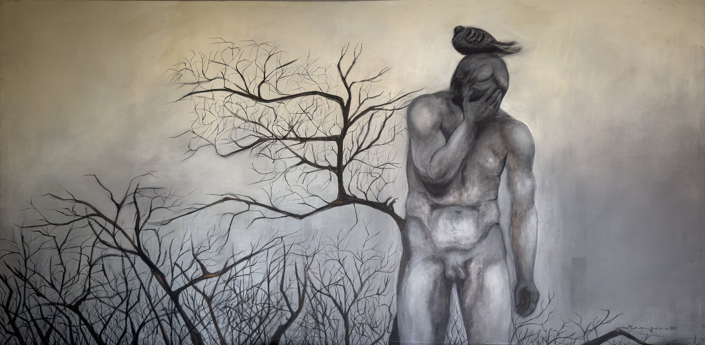 Burden of Thought, monohromatska slika pognute ljudske figure pored ogoljenog drveta.